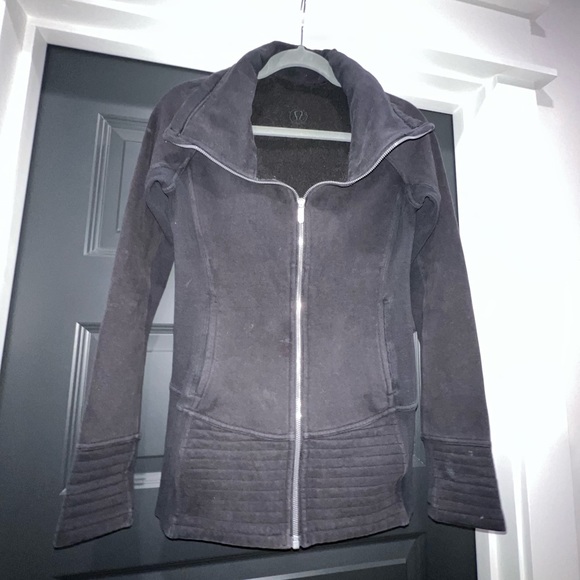 Lululemon jacket - Picture 1 of 5